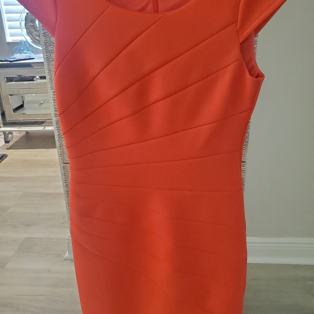 Jessica Simpson knee length dress